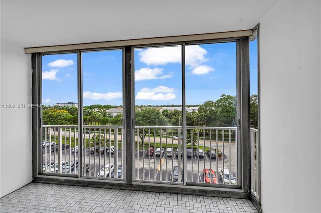 4200 Hillcrest Dr 504 504, Hollywood, FL 33021