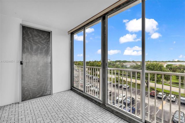 4200 Hillcrest Dr 504 504, Hollywood, FL 33021