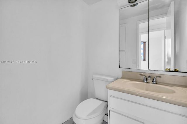 4200 Hillcrest Dr 504 504, Hollywood, FL 33021