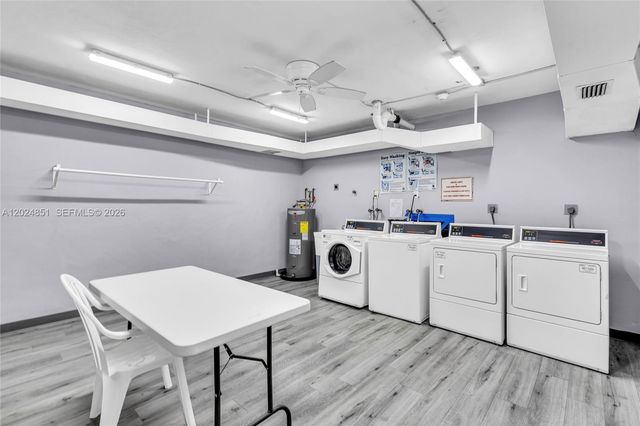 4200 Hillcrest Dr 504 504, Hollywood, FL 33021
