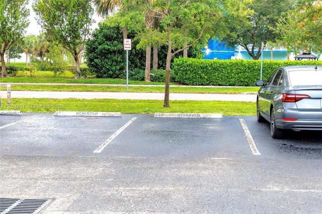 4200 Hillcrest Dr 504 504, Hollywood, FL 33021