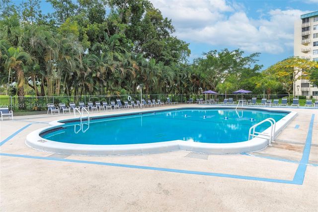 4200 Hillcrest Dr 504 504, Hollywood, FL 33021