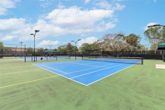 4200 Hillcrest Dr 504 504, Hollywood, FL 33021