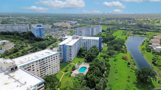 4200 Hillcrest Dr 504 504, Hollywood, FL 33021