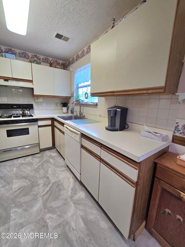 16 Cottonwood Drive, Barnegat, NJ 08005