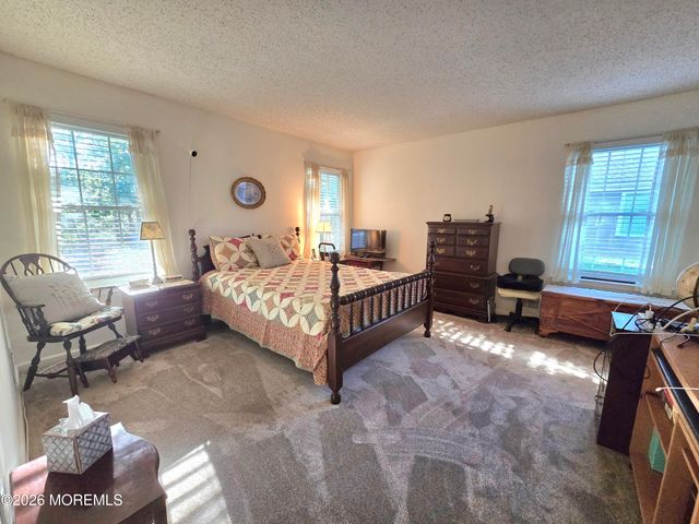 16 Cottonwood Drive, Barnegat, NJ 08005