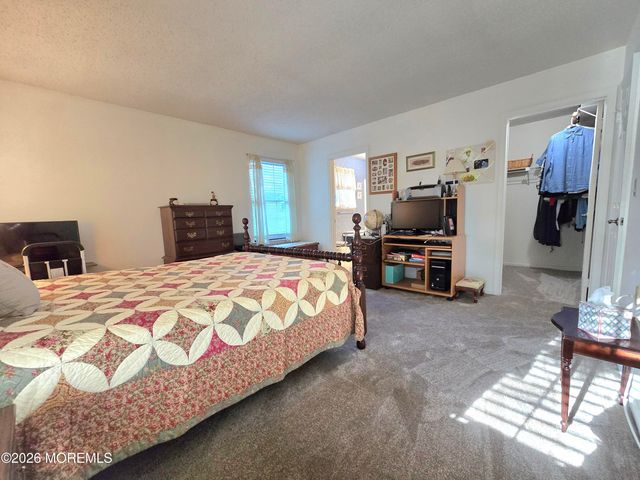 16 Cottonwood Drive, Barnegat, NJ 08005