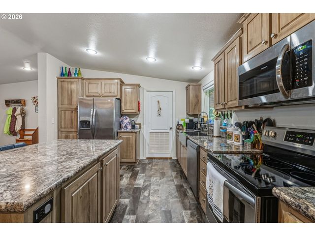 245 W 2ND St, Ryderwood, WA 98581