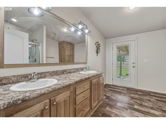 245 W 2ND St, Ryderwood, WA 98581