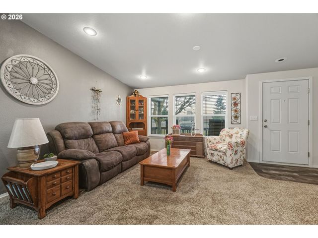 245 W 2ND St, Ryderwood, WA 98581
