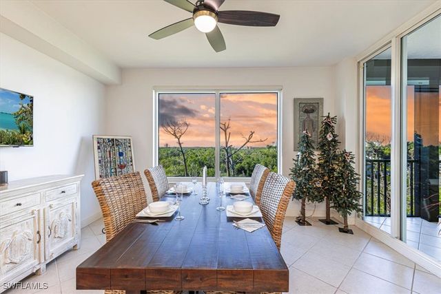 445 Cove Tower DR 504, Naples, FL 34110