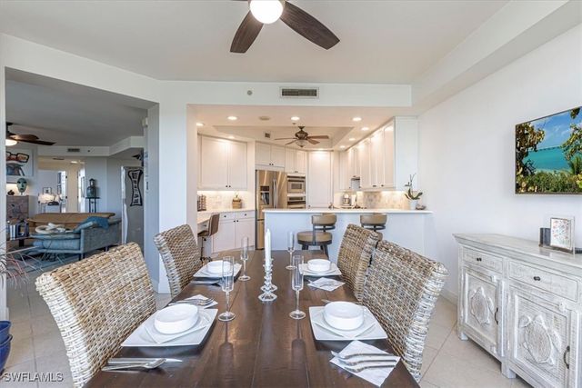 445 Cove Tower DR 504, Naples, FL 34110