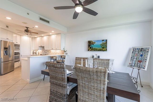 445 Cove Tower DR 504, Naples, FL 34110