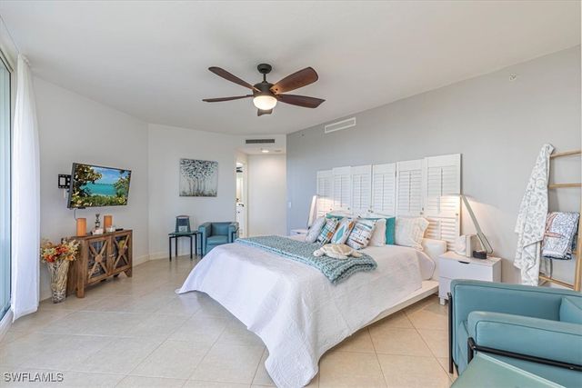 445 Cove Tower DR 504, Naples, FL 34110