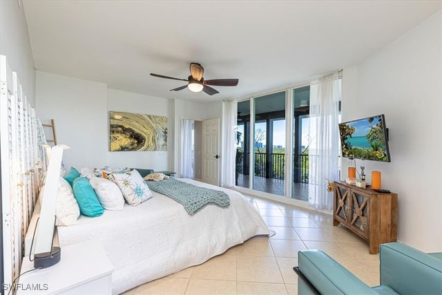 445 Cove Tower DR 504, Naples, FL 34110