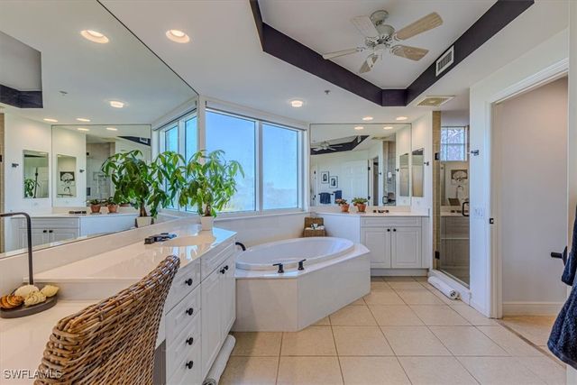 445 Cove Tower DR 504, Naples, FL 34110