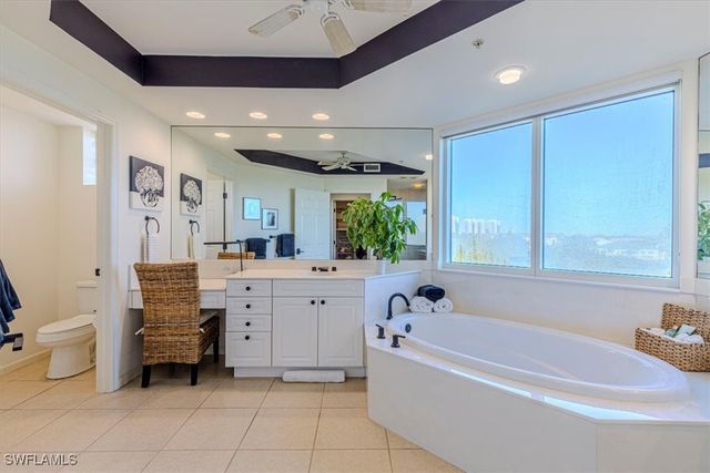 445 Cove Tower DR 504, Naples, FL 34110