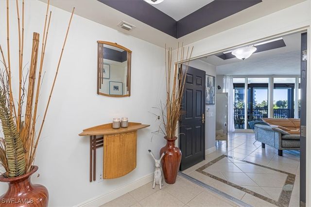 445 Cove Tower DR 504, Naples, FL 34110