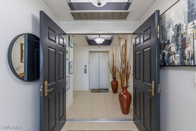 445 Cove Tower DR 504, Naples, FL 34110