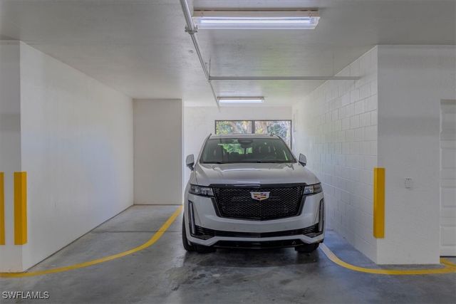 445 Cove Tower DR 504, Naples, FL 34110