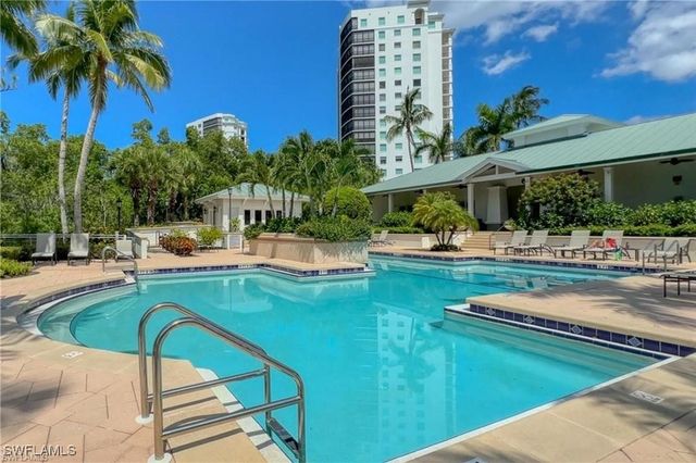 445 Cove Tower DR 504, Naples, FL 34110