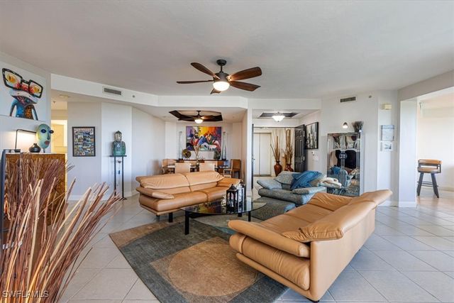 445 Cove Tower DR 504, Naples, FL 34110