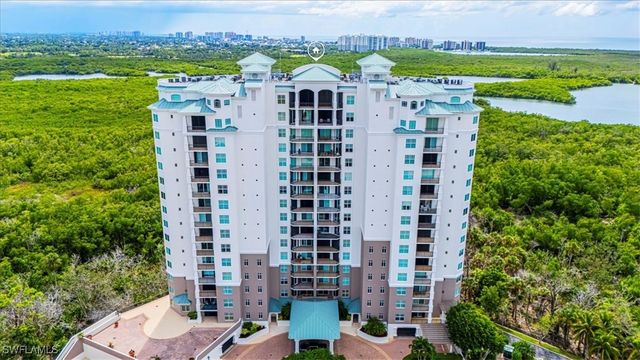 445 Cove Tower DR 504, Naples, FL 34110