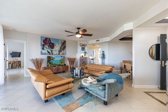 445 Cove Tower DR 504, Naples, FL 34110