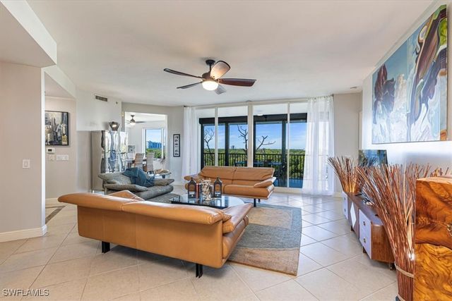 445 Cove Tower DR 504, Naples, FL 34110