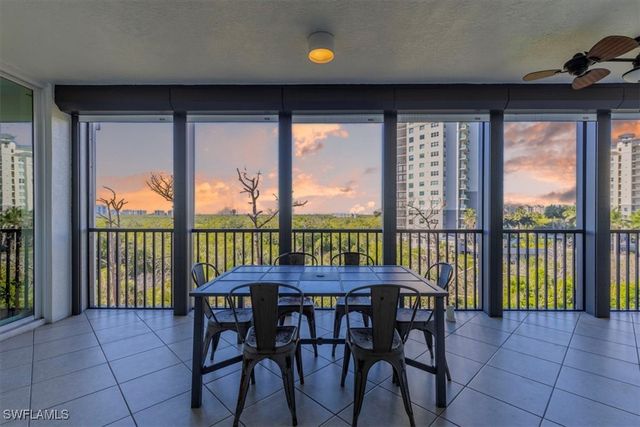 445 Cove Tower DR 504, Naples, FL 34110