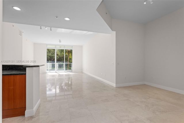 15051 Royal Oaks Ln 101, North Miami, FL 33181