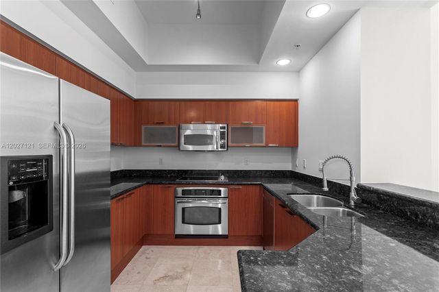 15051 Royal Oaks Ln 101, North Miami, FL 33181