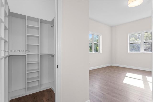 15051 Royal Oaks Ln 101, North Miami, FL 33181