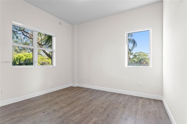 15051 Royal Oaks Ln 101, North Miami, FL 33181