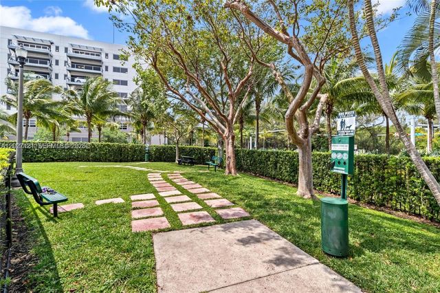 15051 Royal Oaks Ln 101, North Miami, FL 33181