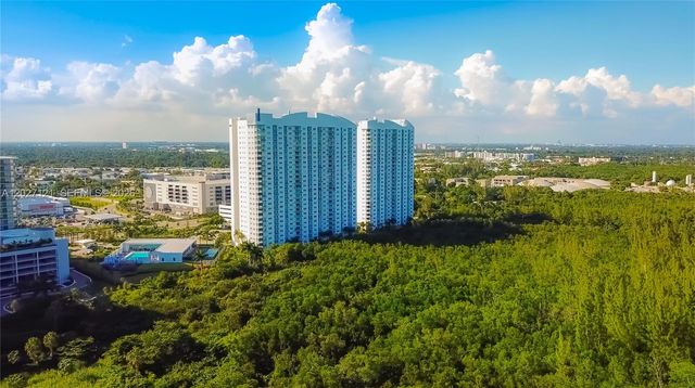 15051 Royal Oaks Ln 101, North Miami, FL 33181