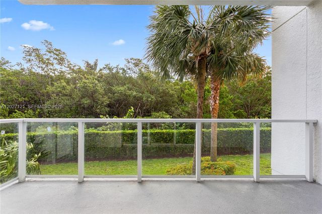 15051 Royal Oaks Ln 101, North Miami, FL 33181
