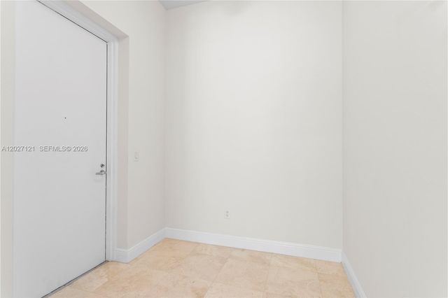 15051 Royal Oaks Ln 101, North Miami, FL 33181