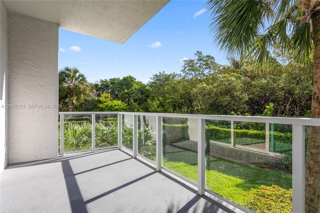 15051 Royal Oaks Ln 101, North Miami, FL 33181