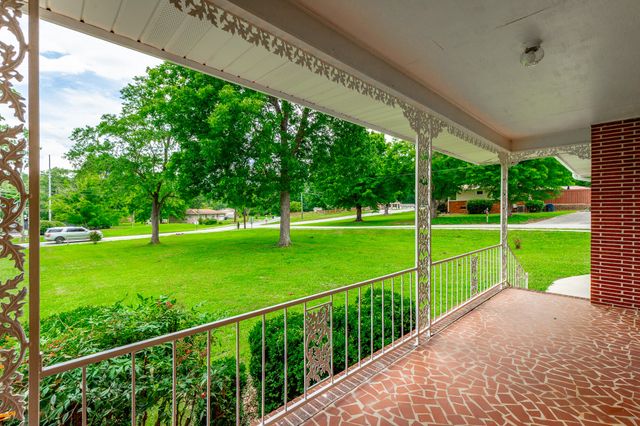 205 Five Points Road, Chickamauga, GA 30707