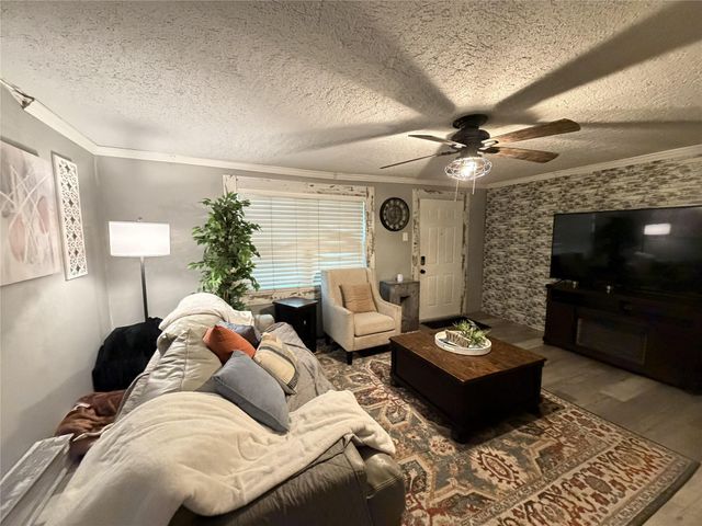 4710 9th Street, Bacliff, TX 77518