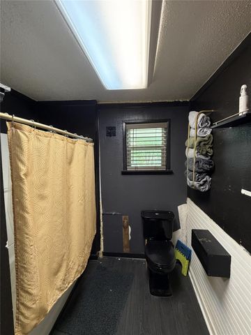 4710 9th Street, Bacliff, TX 77518