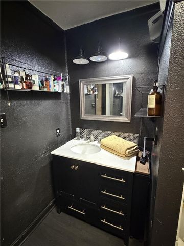 4710 9th Street, Bacliff, TX 77518