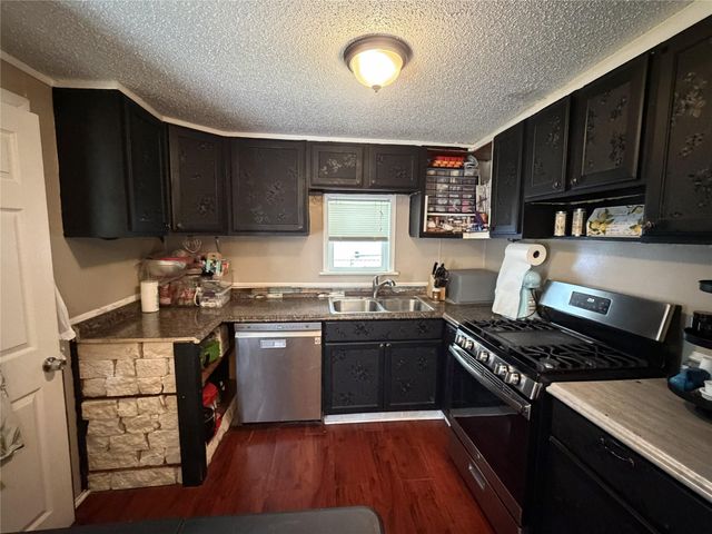 4710 9th Street, Bacliff, TX 77518