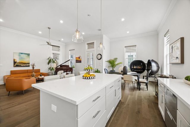8741 Park Kolbe Lane, Houston, TX 77080