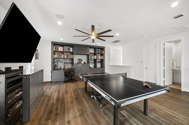 8741 Park Kolbe Lane, Houston, TX 77080