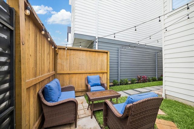 8741 Park Kolbe Lane, Houston, TX 77080