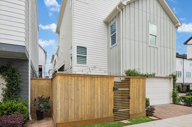 8741 Park Kolbe Lane, Houston, TX 77080
