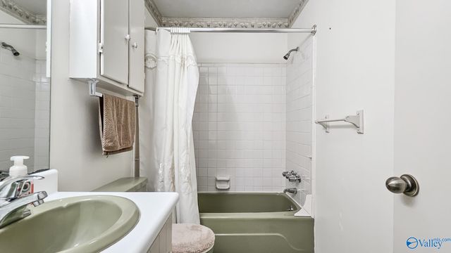 18332 Elles Drive, Athens, AL 35611