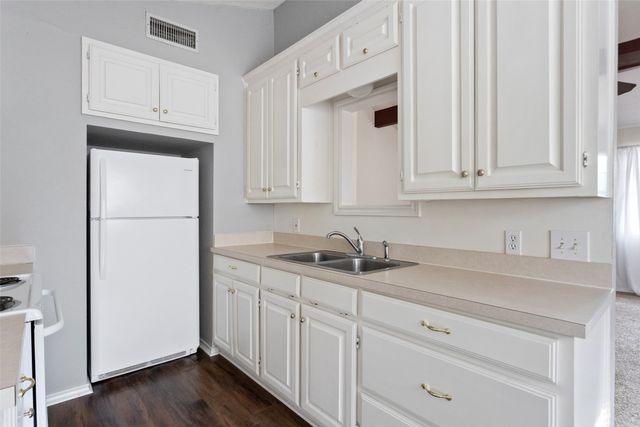 1811 Hidden Valley Road, Granbury, TX 76049